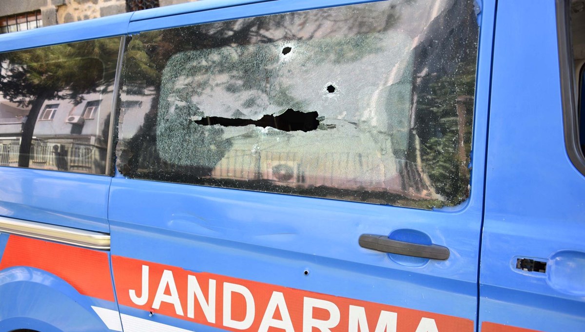 Jandarma aracındaki iki kuzene silahlı saldırı