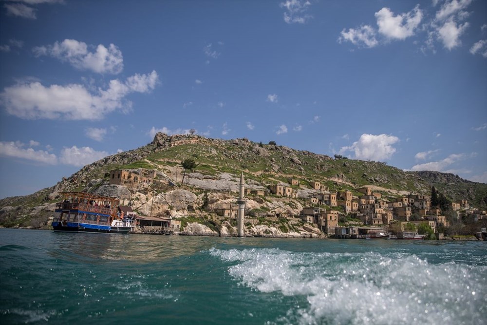 halfeti, rumkale, birecik baraj gölü, savaşan köyü, halfeti tekne turu, şanlıurfa gezilecek yerler