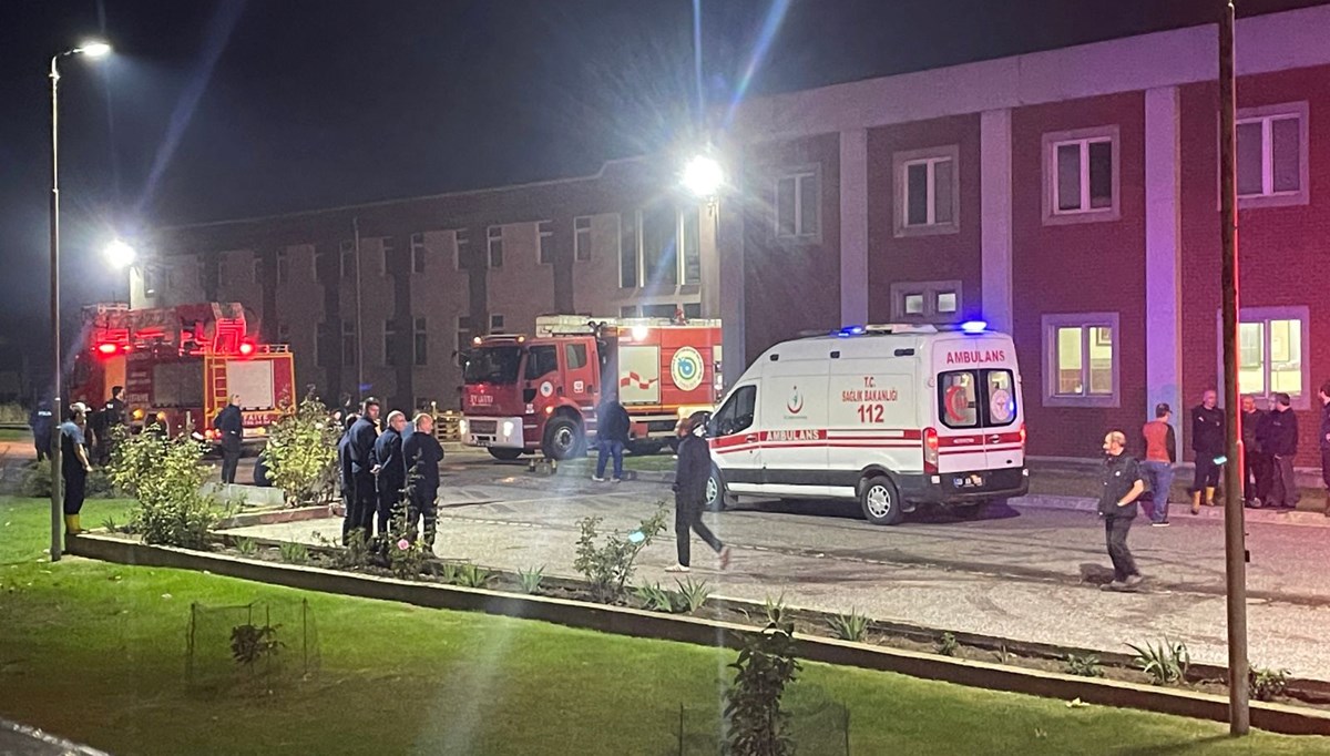 Fabrikadaki yangında iki kişi hastaneye kaldırıldı Fabrikadaki yangında iki kişi hastaneye kaldırıldı
