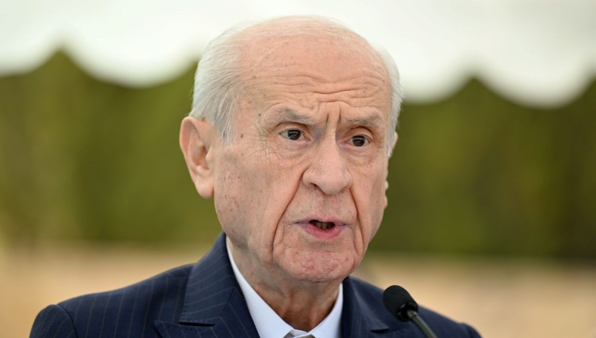 Bahçeli'den Karagümrük'e tebrik telefonu Bahçeli'den Karagümrük'e tebrik telefonu