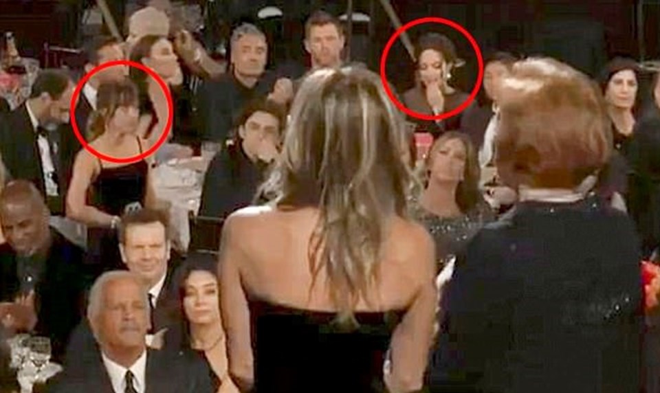 Altın Küre'de Jennifer Aniston ile Angelina Jolie karşılaşması - 2