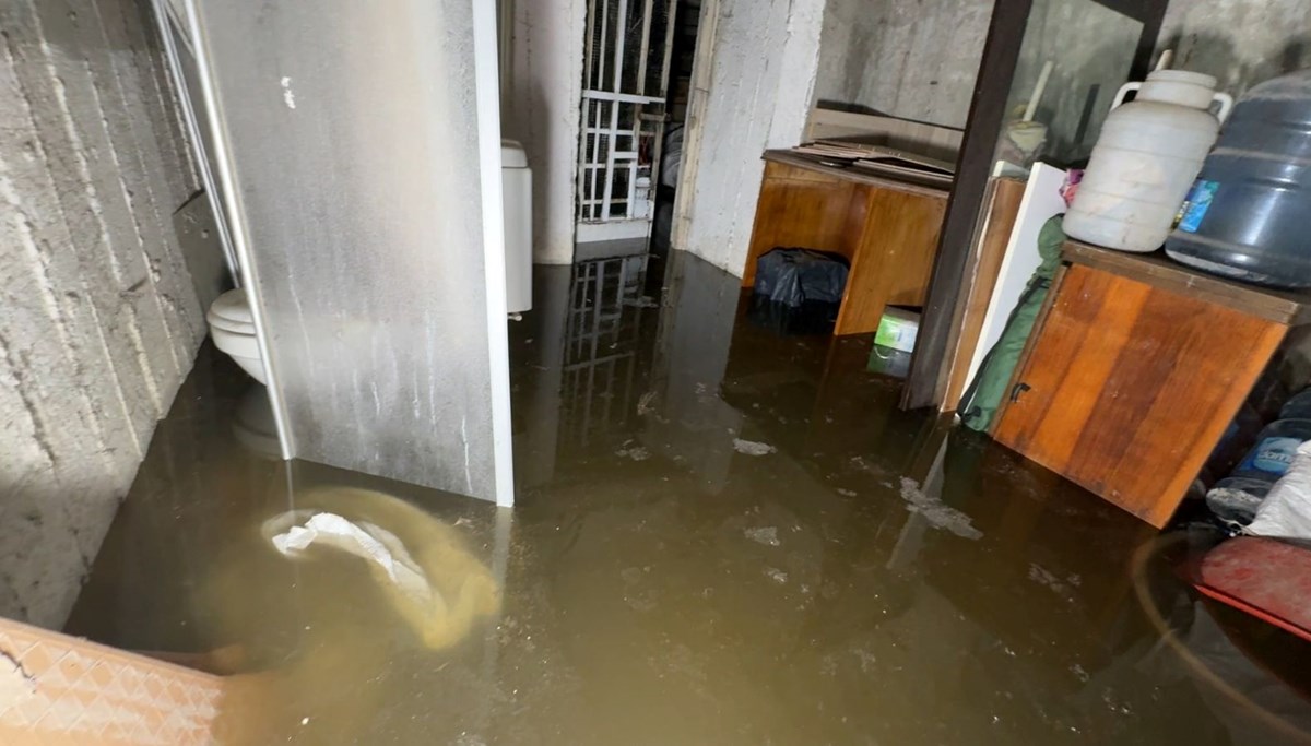 Su baskını apartman sakinlerini mağdur etti