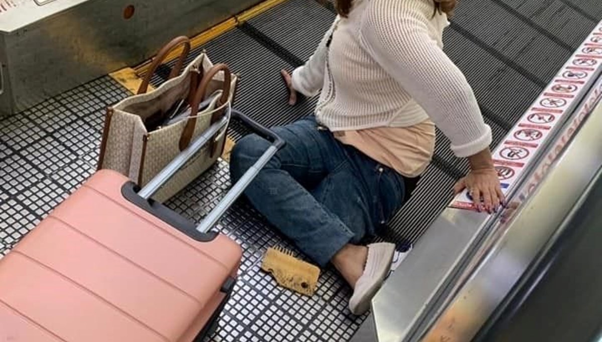 Yürüyen yola bacağı sıkıştı, kesilerek kurtarıldı Yürüyen yola bacağı sıkıştı, kesilerek kurtarıldı