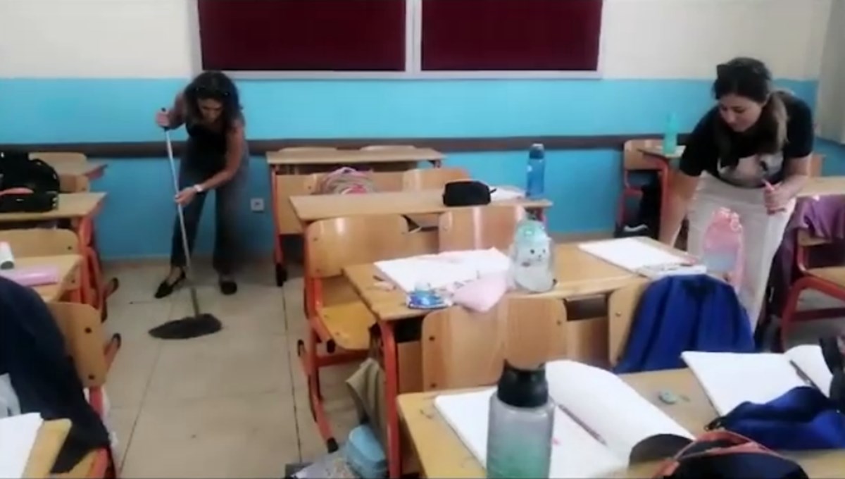 Okullarda temizlik görevlisi sorunu! Okulu veliler temizliyor Okullarda temizlik görevlisi sorunu! Okulu veliler temizliyor