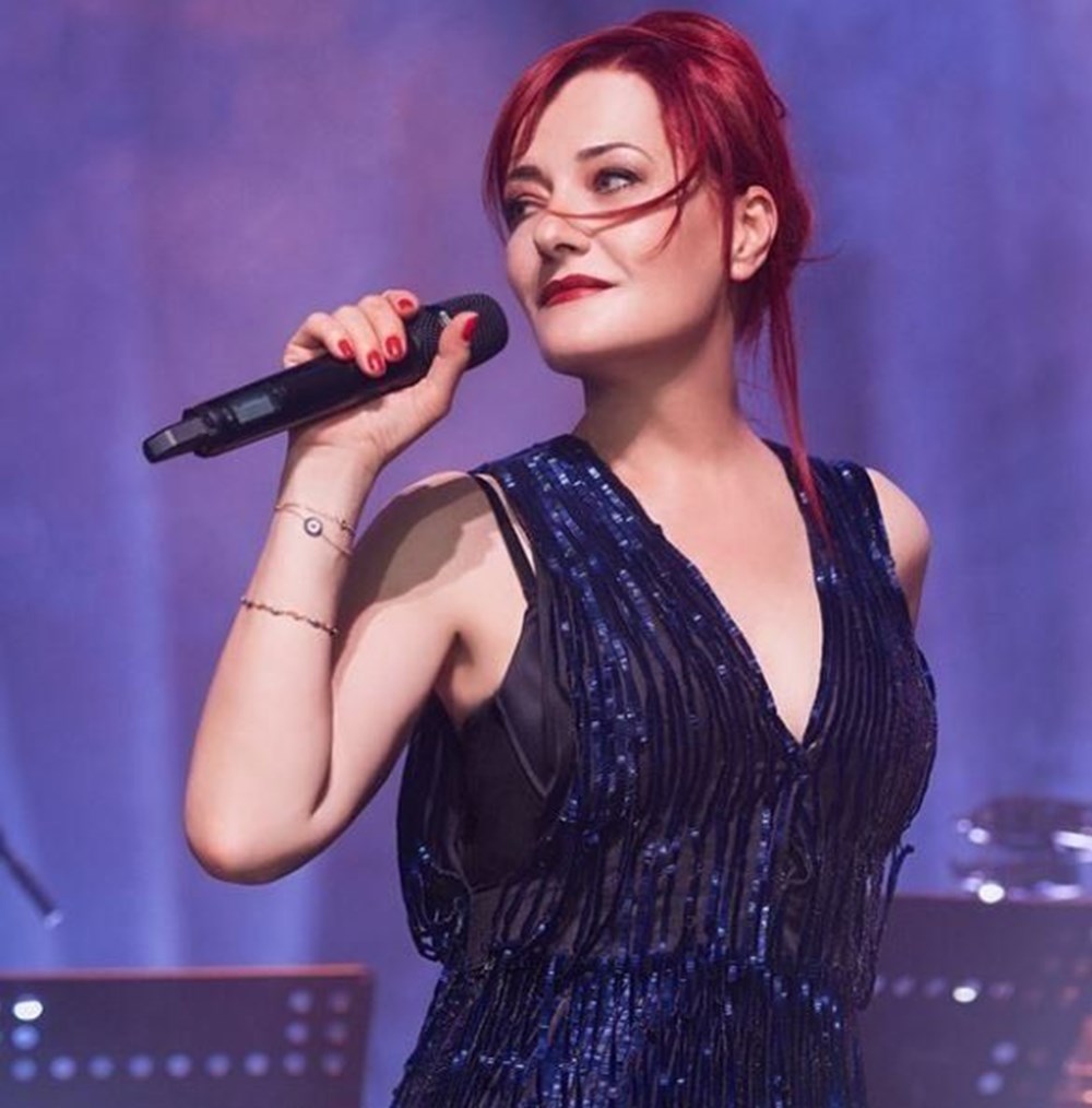 Su Burcu Yazgı Coşkun'dan nostaljik kare (Ünlülerin çocukluk ve gençlik halleri) - 381