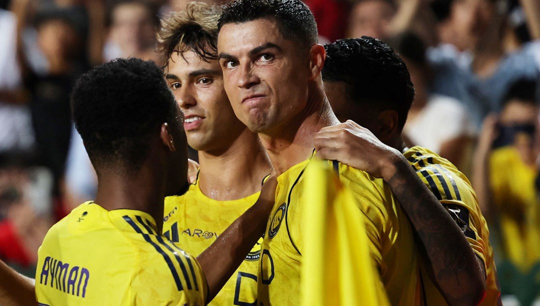 40 yaşındaki Ronaldo'dan bir rekor daha: Kupa gitti ama tarihe geçti