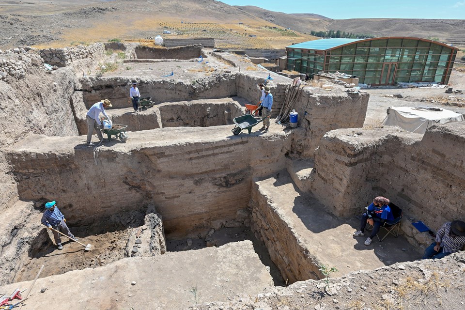 Ayanis Kalesi'nde kazılar Urartular dönemine ışık tutuyor - 1