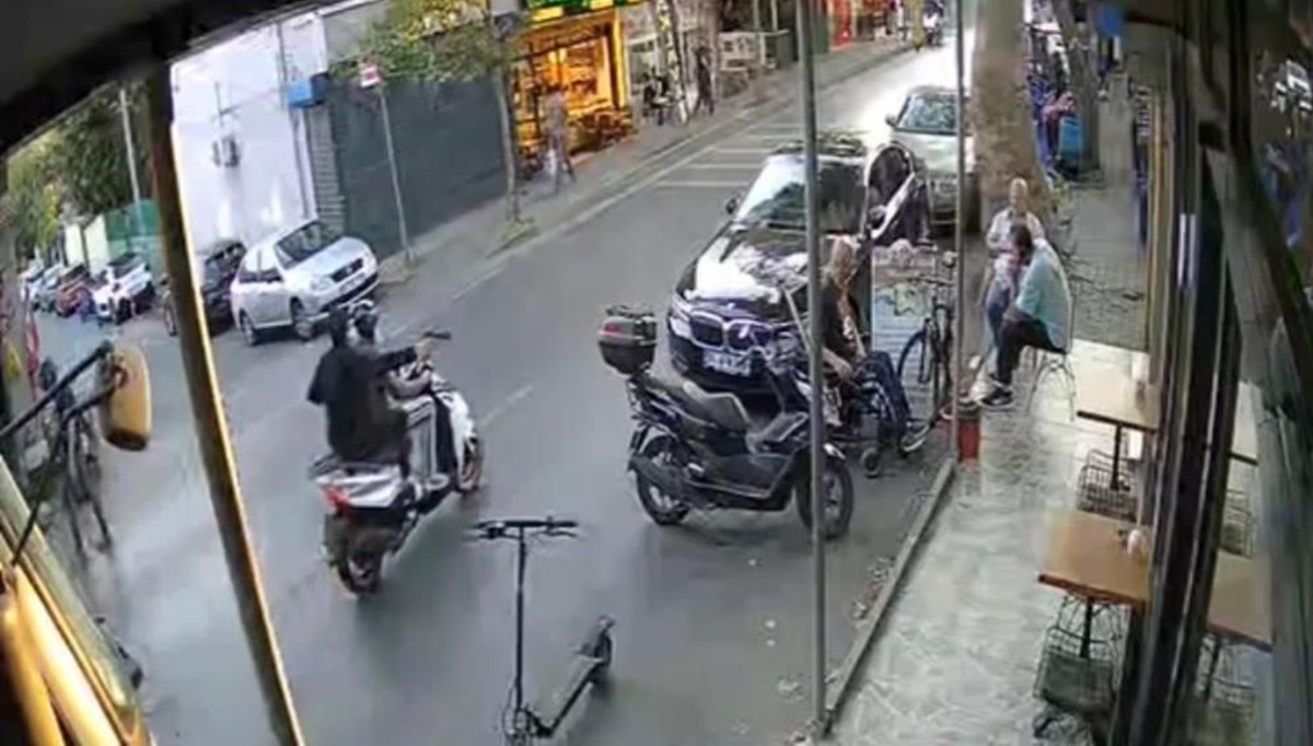 İstanbul’da plakasız motosikletle silahlı saldırı İstanbul’da plakasız motosikletle silahlı saldırı