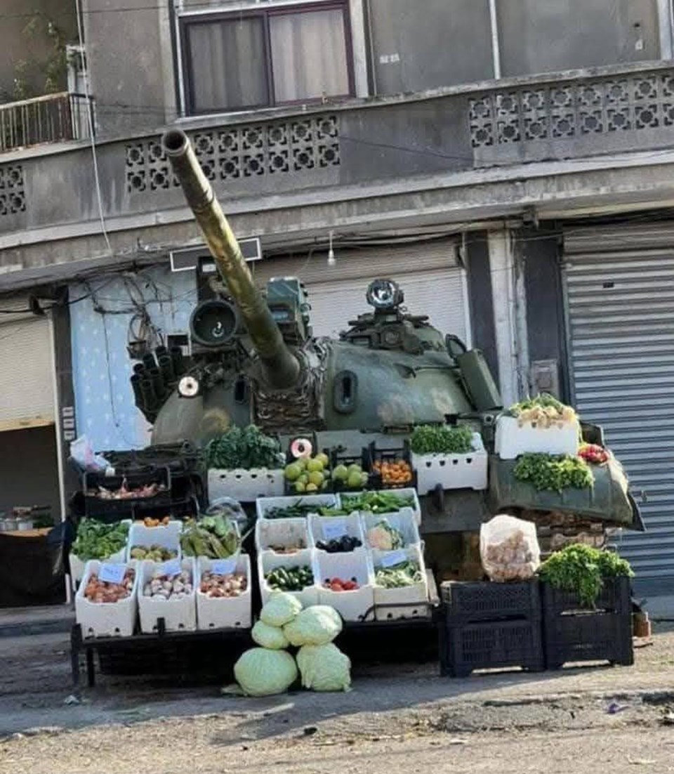 Esad'ın tankları meyve tezgahı oldu - 1