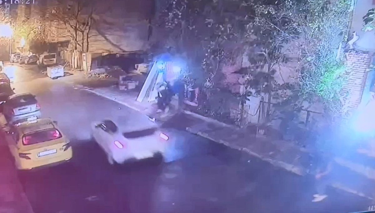 Cinayetin güvenlik kamerası görüntüleri ortaya çıktı, 4 saldırgan yakalandı Cinayetin güvenlik kamerası görüntüleri ortaya çıktı, 4 saldırgan yakalandı