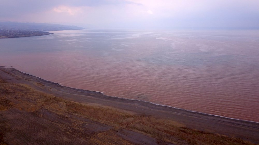 Van Gölü'nün Gizemli Hüznü: Kahverengi Tonların Ardındaki Sır 72 X52 0FKDi0uUJGoFUe38qQ