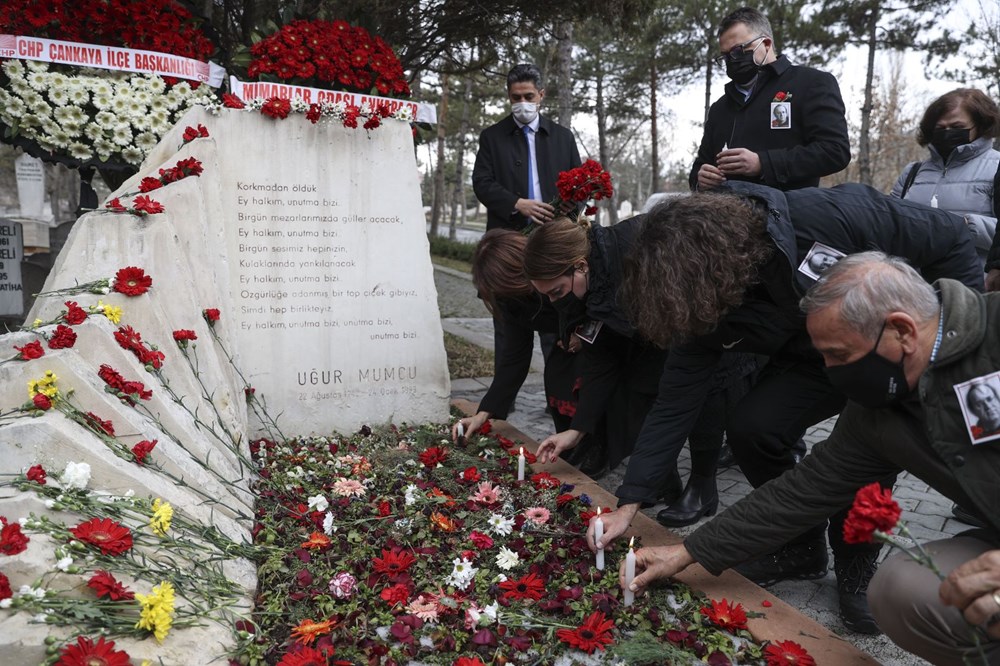 Gazeteci Uğur Mumcu suikastın 28. yılında kabri başında anıldı - 2