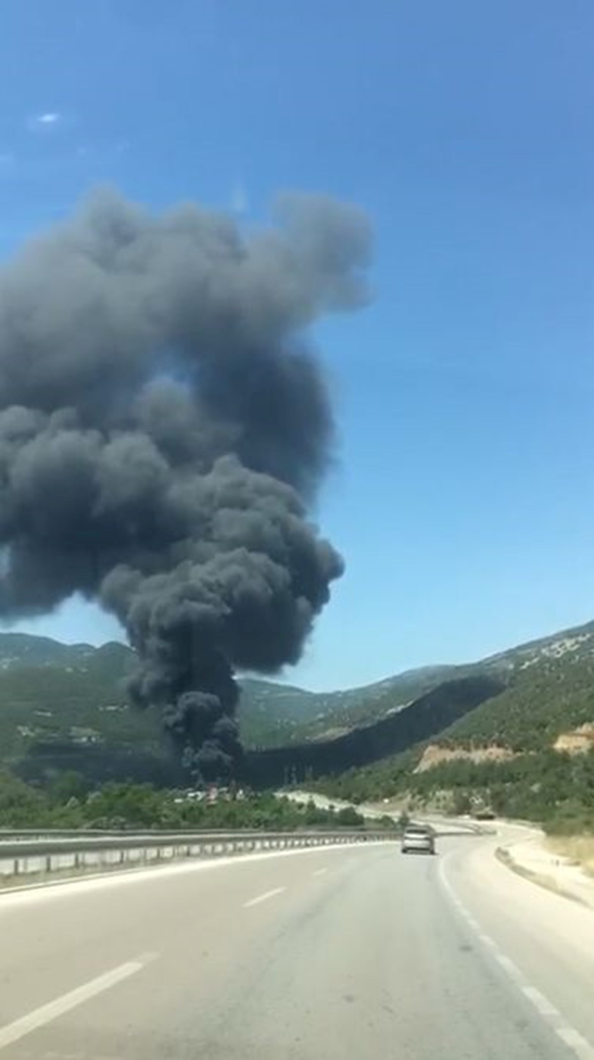 Amasya’da soğuk hava deposunda yangın