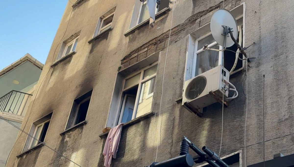 Beyoğlu’nda 5 katlı binada yangın