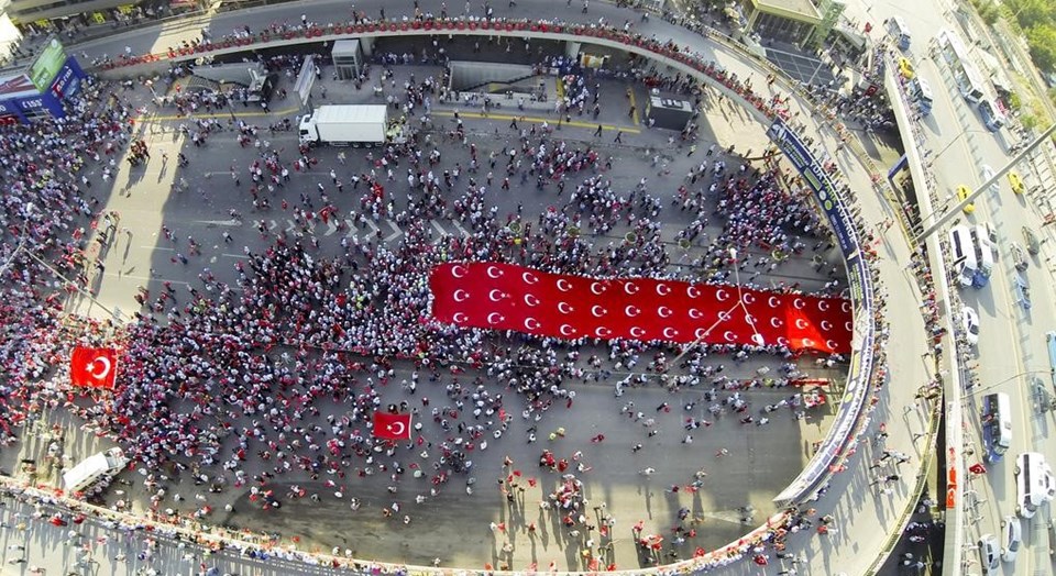 Ankara'da dev miting: On binler teröre karşı yürüdü - 1