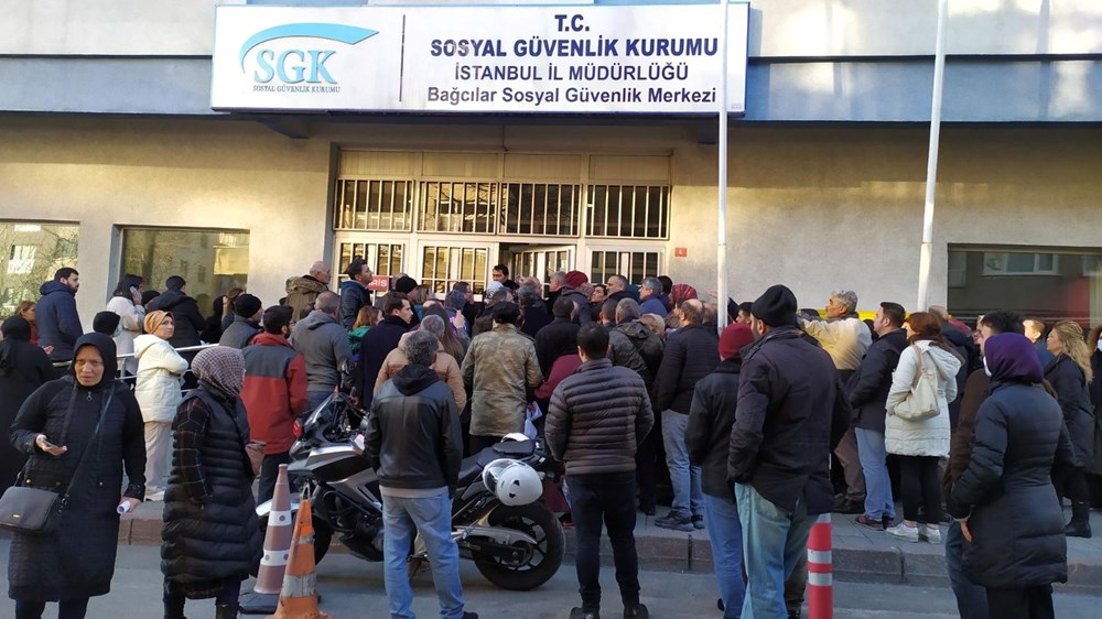 SGK önünde EYT kuyruğu - Son Dakika Türkiye Haberleri | NTV Haber