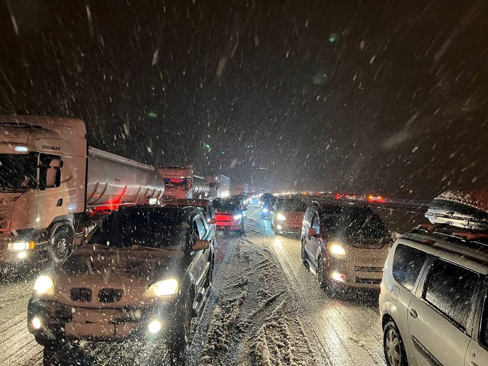 Ulaşıma kar yağışı engeli | Hangi yollar kapandı? İşte yollarda son durum - 2