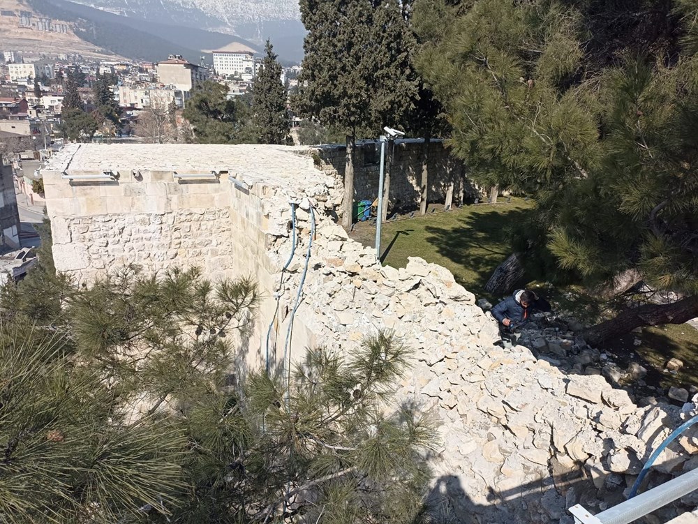 Depremde tarihi Kahramanmaraş Kalesi de hasar gördü - 3
