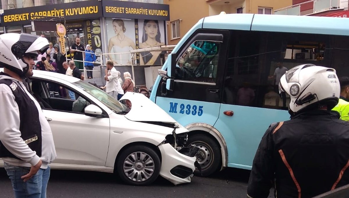 Maltepe'de otomobille minibüs çarpıştı: 3 yaralı