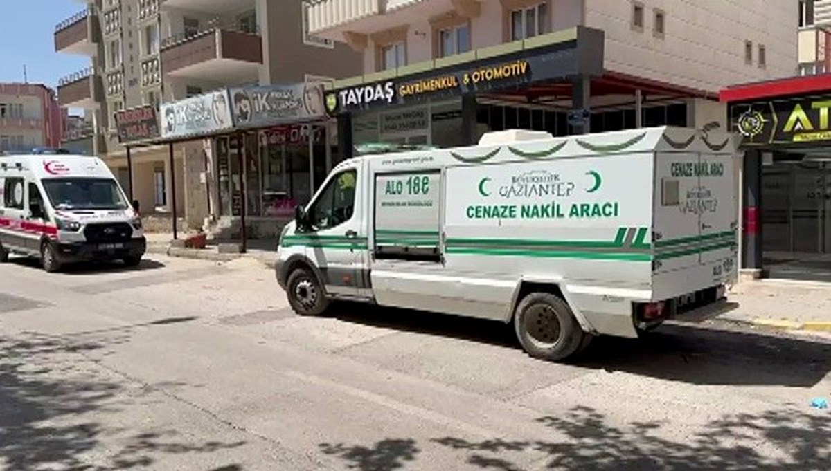 Erkek hemşire evinde ölü bulundu Erkek hemşire evinde ölü bulundu