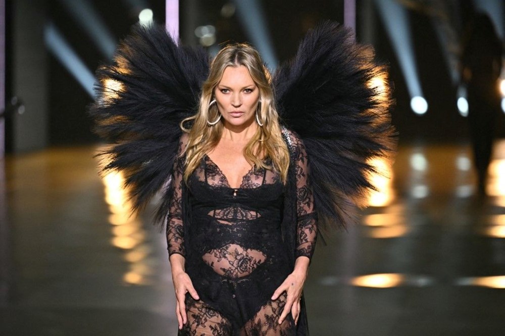 Victoria’s Secret defilesi geri döndü: Melekler 6 yıl sonra podyumda - 11