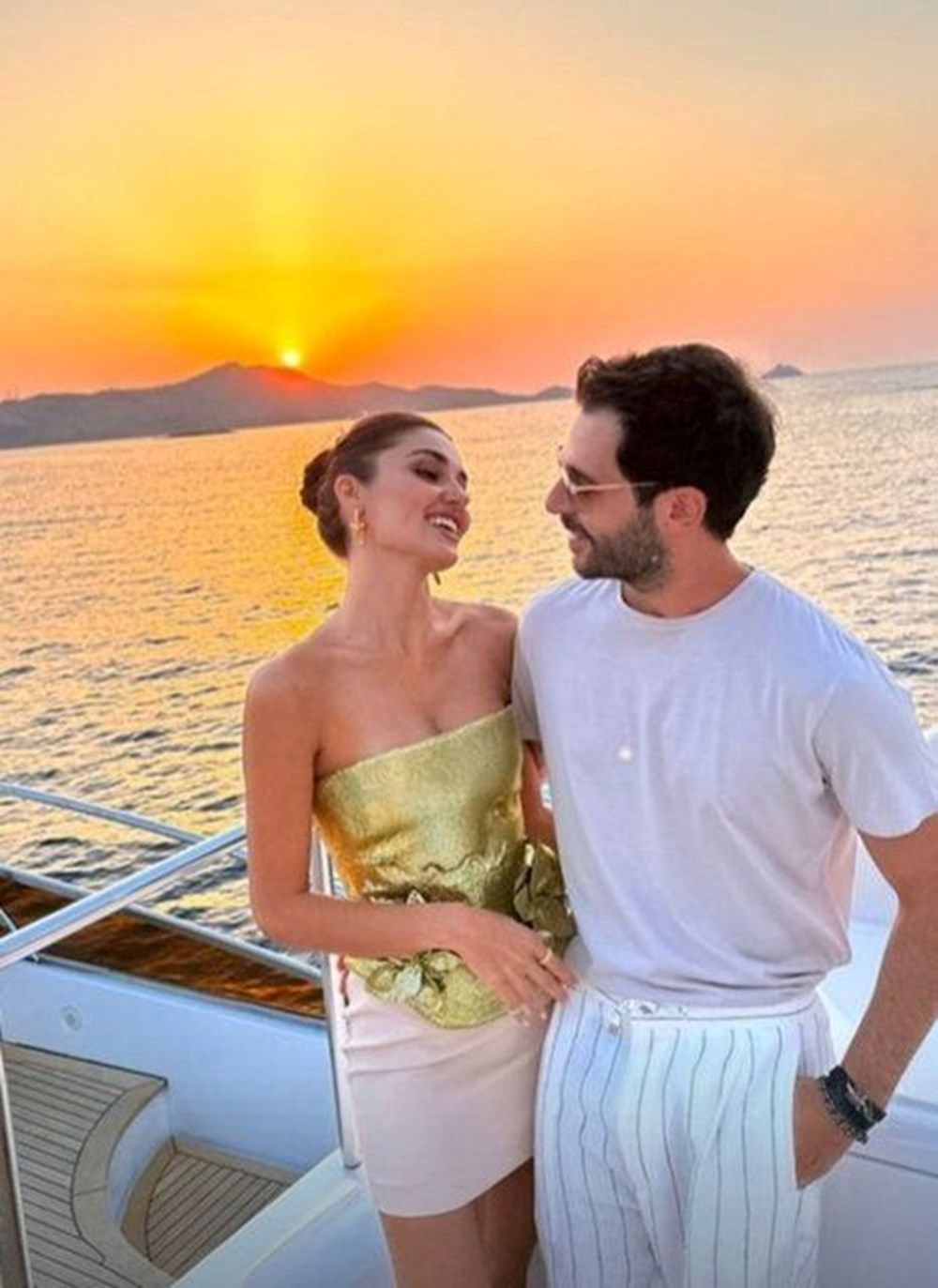 Hande Erçel ile Hakan Sabancı, ikinci yıl dönümlerini kutladı - 5