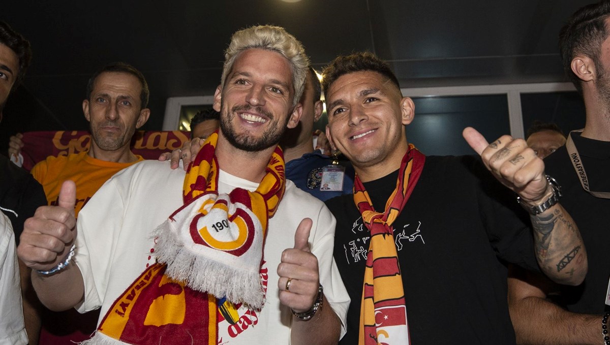 Galatasaray'ın yeni transferleri Mertens ve Torreira İstanbul'da