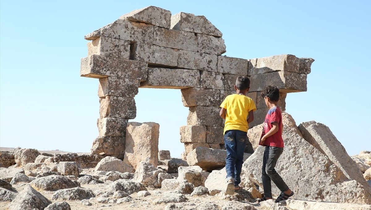 Şuayb Antik Kenti, surları ve dehlizleriyle ilgi çekiyor Şuayb Antik Kenti, surları ve dehlizleriyle ilgi çekiyor
