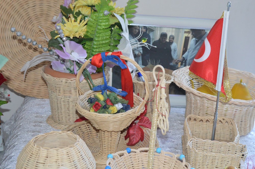 Mardinli 79 yaşında görme engelli usta Beyrut'ta öğrendi: El becerisini gelir kapısına dönüştürdü - 3