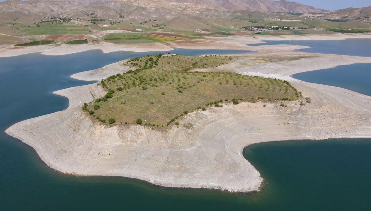 Robinson Ziya dedenin adası baharla birlikte yeşile büründü