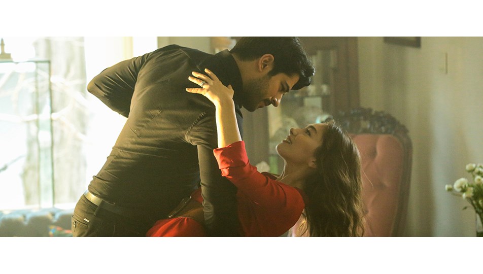 Kara Sevda'ya damga vuran dans sahnesi