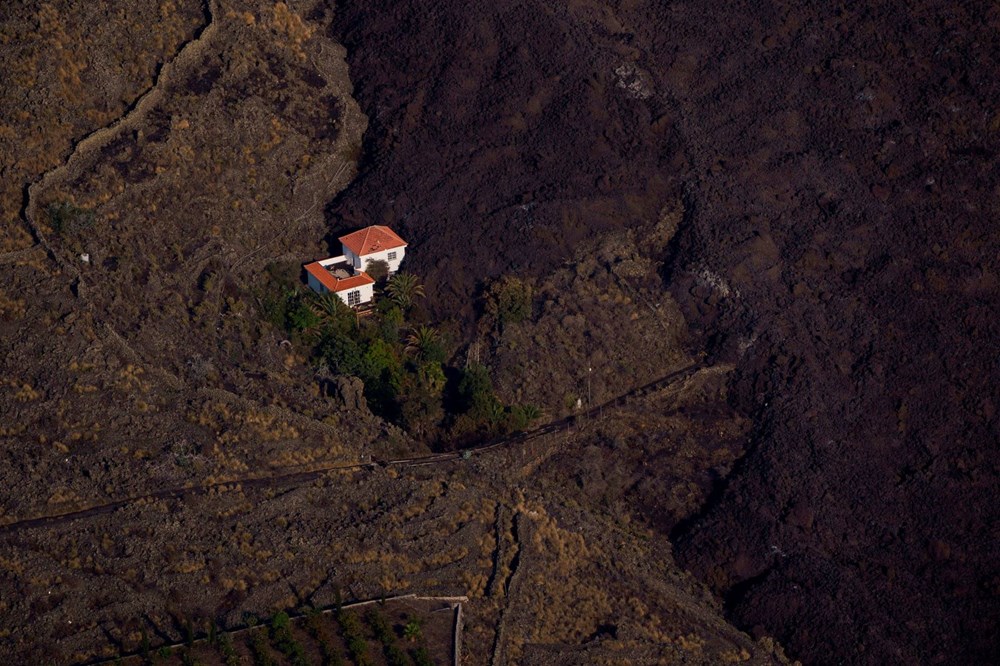 Kanarya Adaları'nın mucize evi: Etrafındaki her şey küle dönmesine rağmen hiçbir zarar görmedi - 6