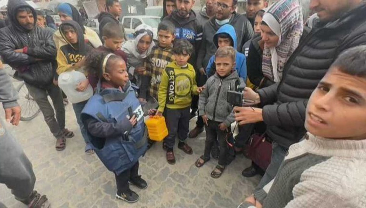 9 yaşındaki Jamous, Gazze'deki hayatı dünyaya duyuruyor 9 yaşındaki Jamous, Gazze'deki hayatı dünyaya duyuruyor