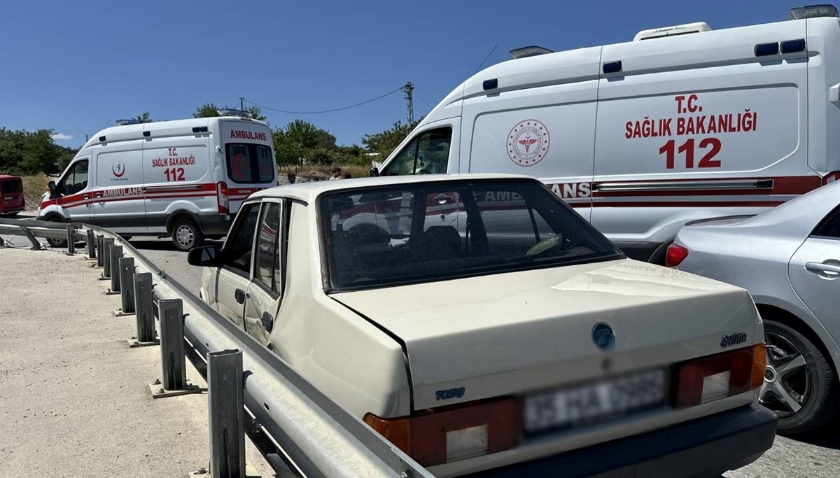 Sinop'ta iki otomobil çarpıştı