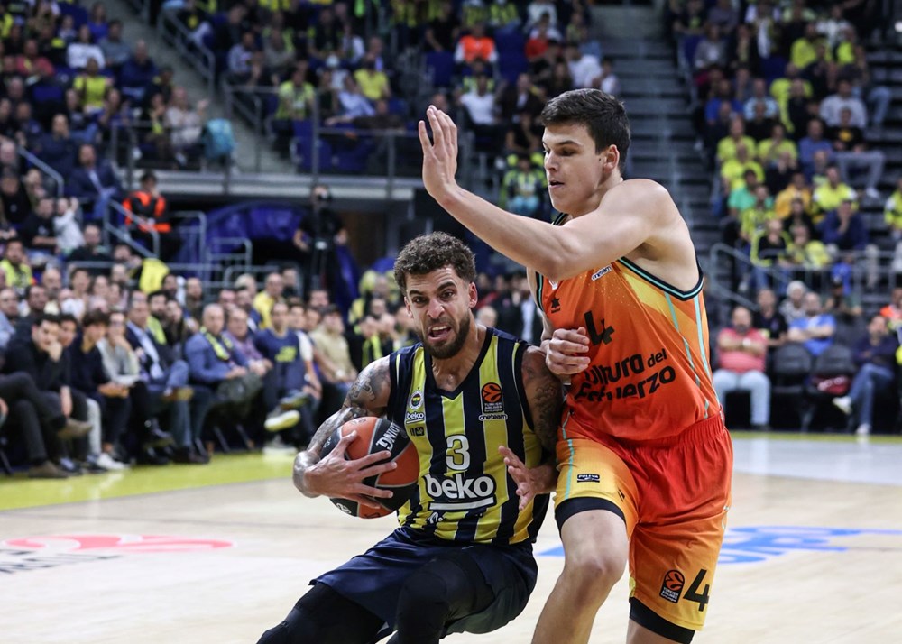lotto krampon beyaz Fenerbahçe Beko 72-75 Galatasaray Nef (22. Cevat Soydaş ...