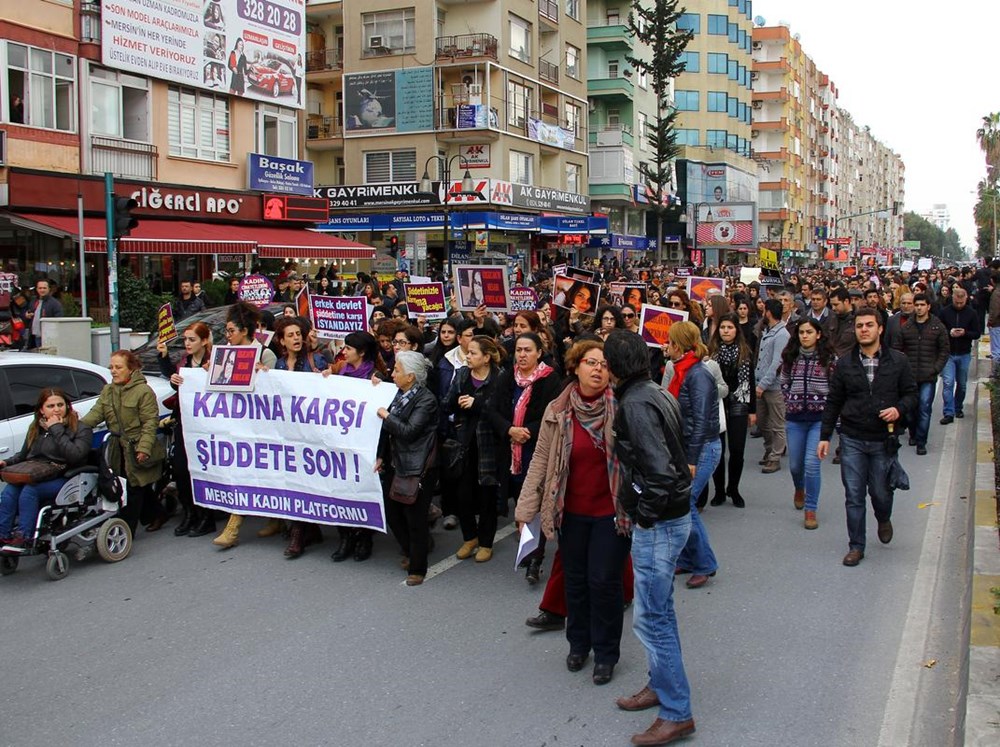 Türkiye Özgecan için yürüdü - 1