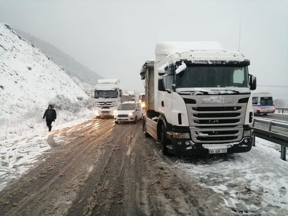 Yurtta kar yağışı (İzmir'in yüksek kesimlerinde kar yağışı etkili oluyor) - 11