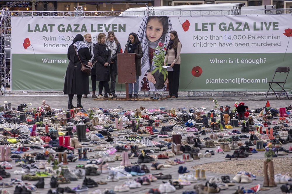 Hollanda'da Filistin'e sergisi: Meydana 14 bin çocuk ayakkabısı bırakıldı - 12