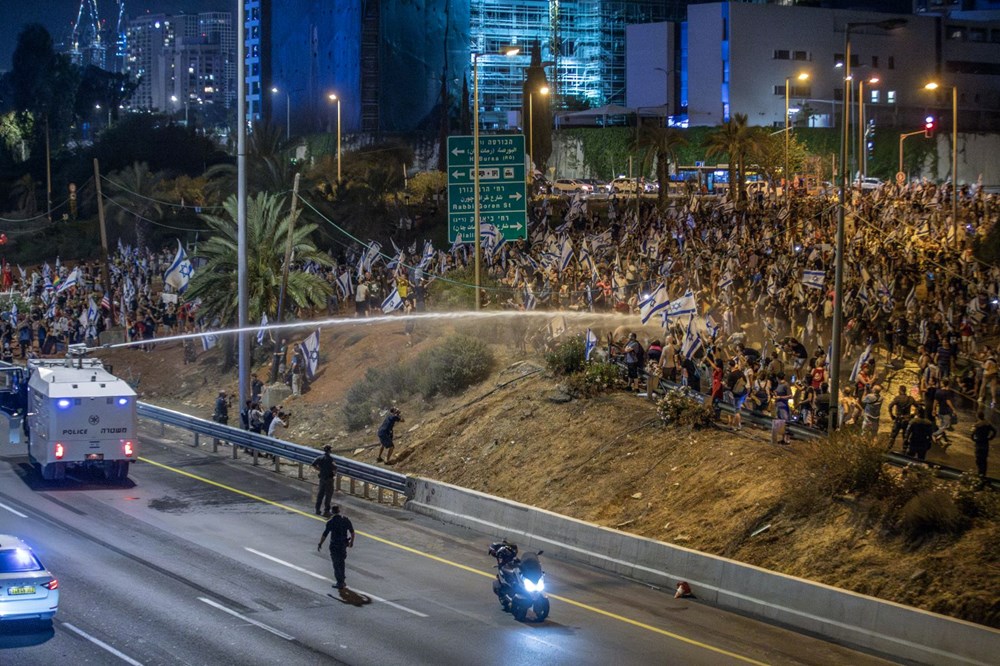 Netanyahu hükümeti karşıtı protestolara İsrail polisinden müdahale - 10