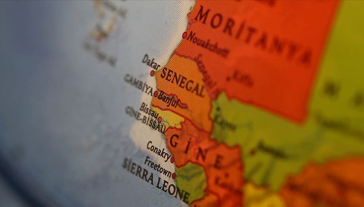 Senegal'de cumhurbaşkanı seçimi ertelendi Senegal'de cumhurbaşkanı seçimi ertelendi