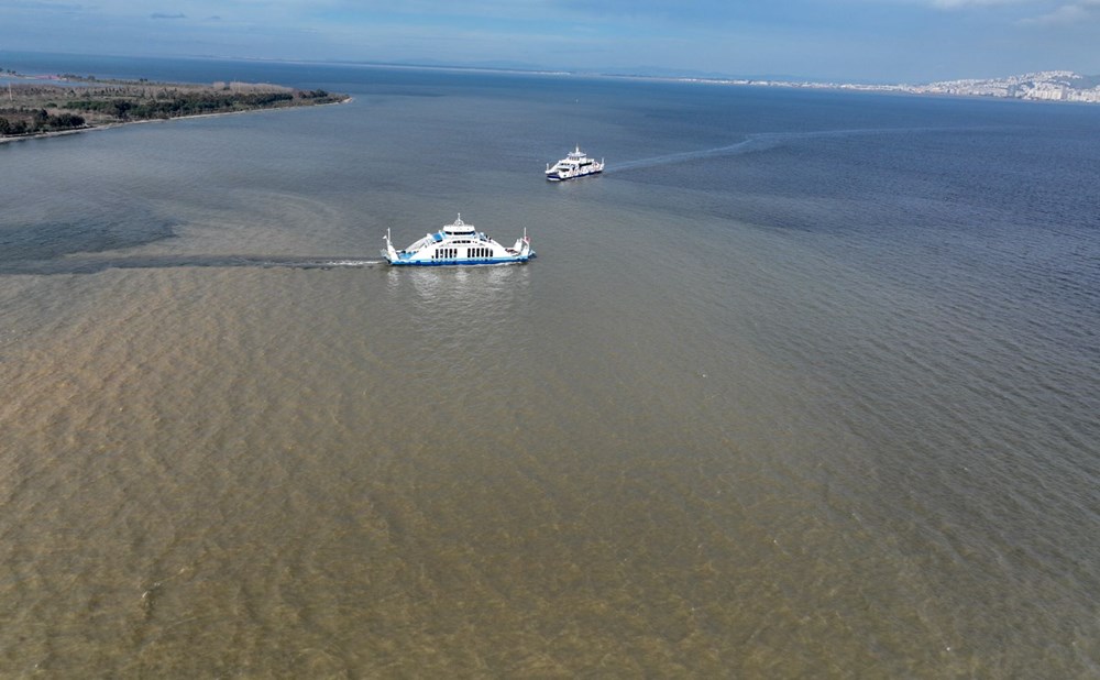 İzmir'de sağanağın ardından denizin rengi değişti - 4