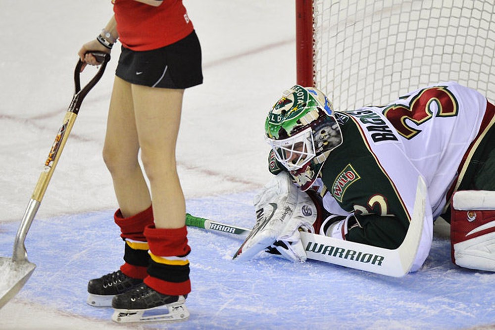 хоккеист прикол. прикольные картинки хоккеистов. смешные карикатуры хоккей. карикатуры про хоккей с шайбой. прикольные картинки хоккеистов.