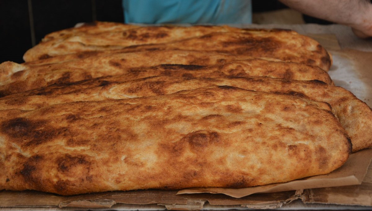 Afyonkarahisar’ın damak çatlatan lezzeti: Haşhaşlı tahinli pide