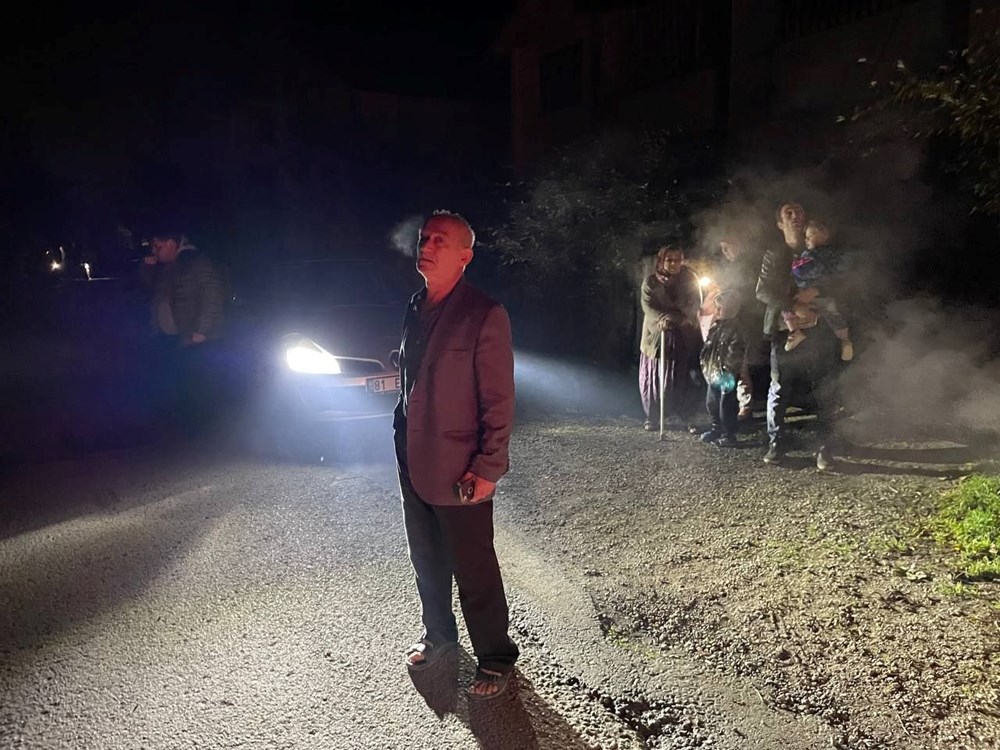 Düzce'de 5,9'luk deprem: Vatandaşlar sokakta - 16
