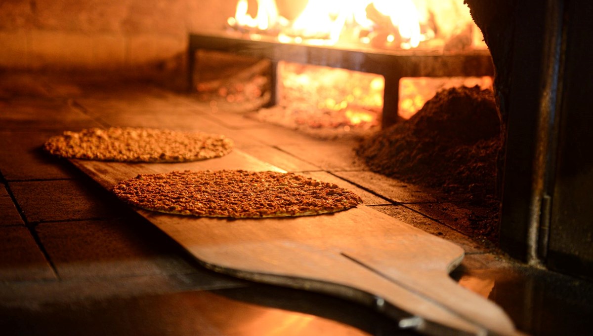 Sucuktan tavuk kafası çıktı, peynire süt koymamışlar!