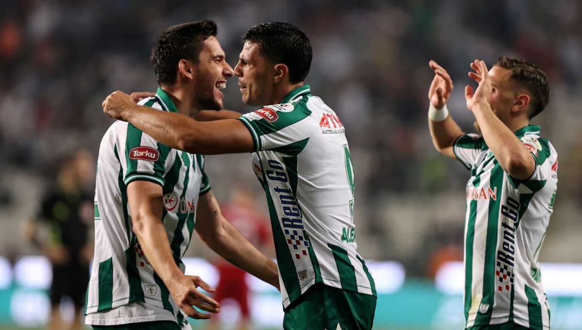 Konyaspor farklı kazandı: Süper Lig'de lider!