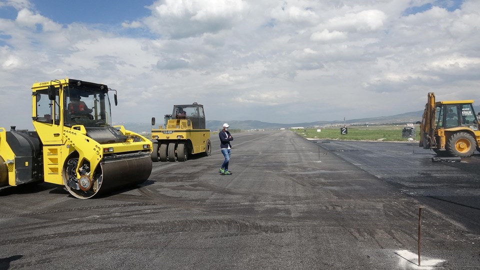 Erzurum Valisi Okay Memiş: Havalimanı bitmezse mesleğimi yapamam - 1