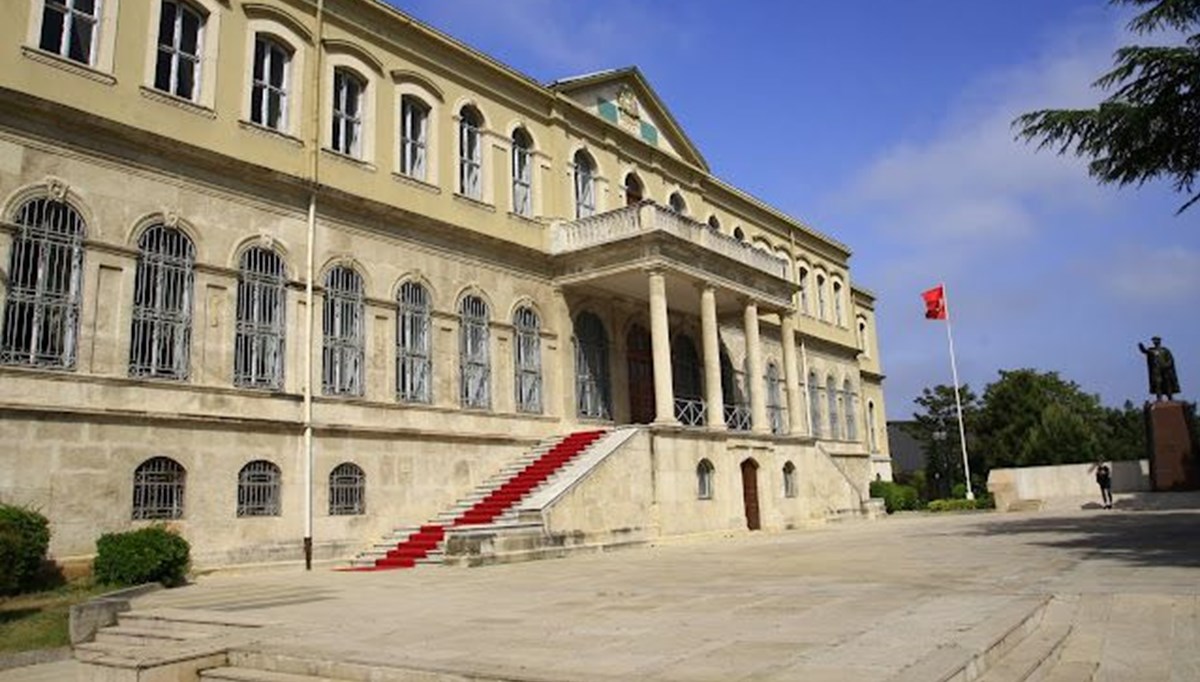 Mezun olduğu Harp Okulu'nda Ata'nın hatıraları