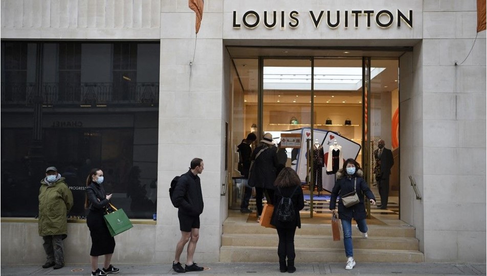 Moda devi Louis Vuitton'dan iki yeni seyahat kitabı