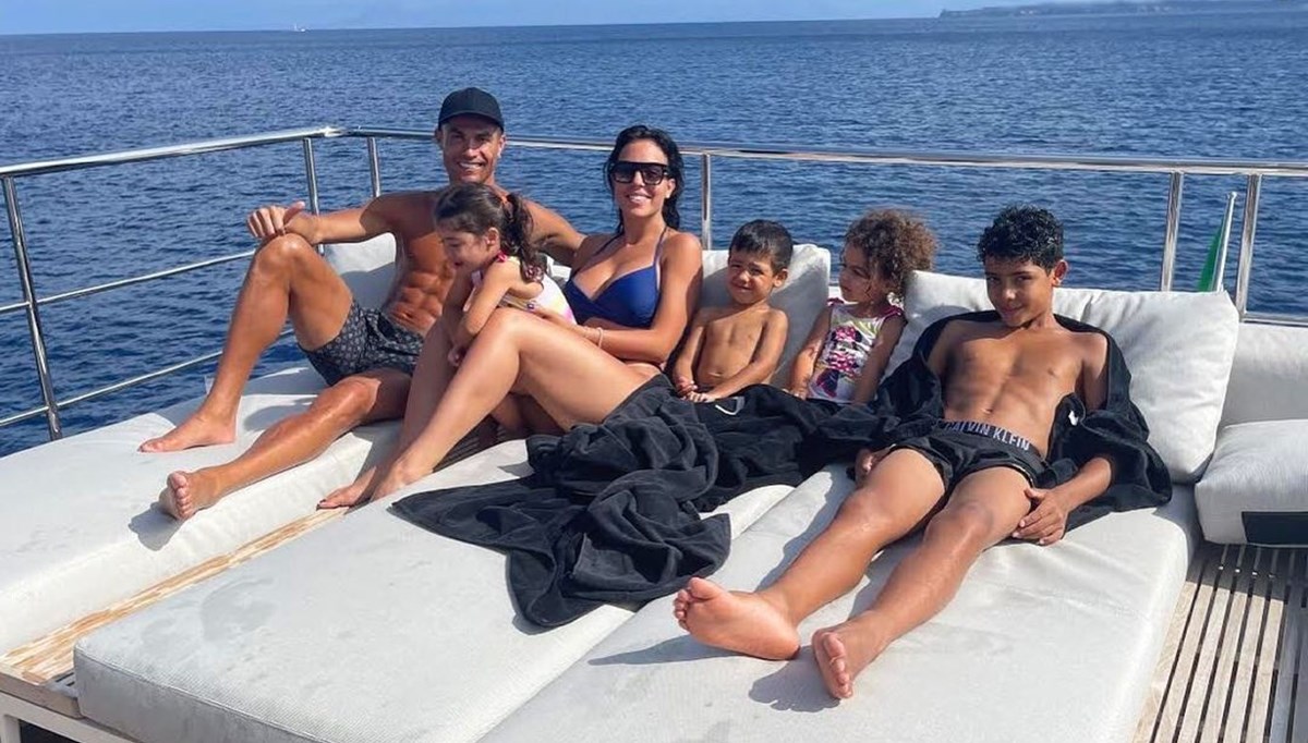 Cristiano Ronaldo ve ailesi tatilde